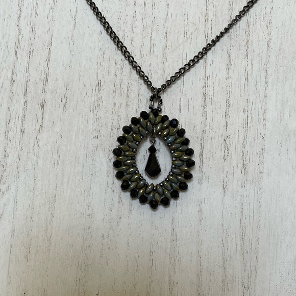 Beaded pendant necklace -superduo beads, Black onyx beads and swarovski crystal - Picture 3 of 5